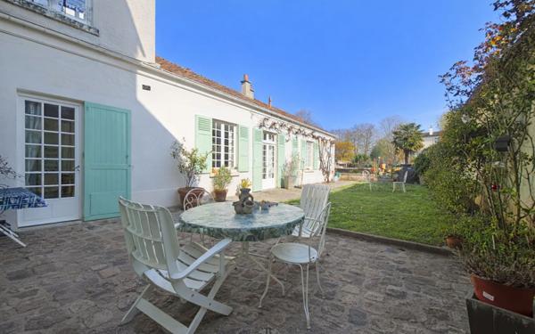 Maison à vendre    7 pièces • 272 m2 Crécy-la-Chapelle