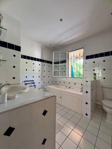 Belle maison de ville état exceptionel.