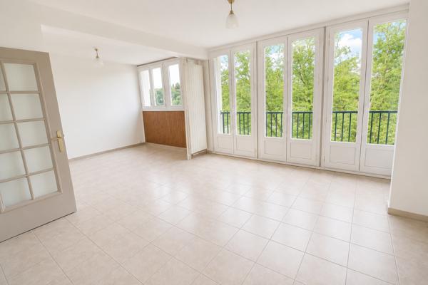 SECTEUR PARILLY: Appartement type 4 #prox metro# colocation