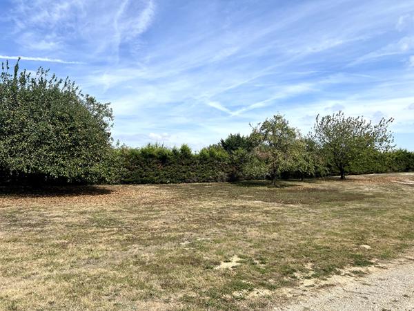 Terrain constructible - Meyrieu les etangs