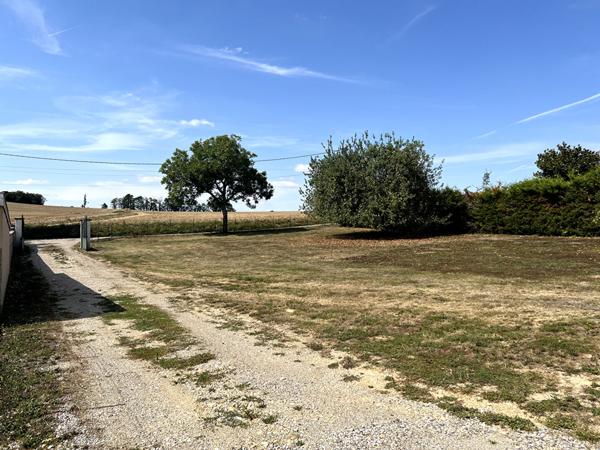 Terrain constructible - Meyrieu les etangs