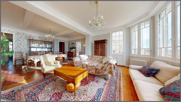 Villa d'éqoque Face à la mer - 286m2 - Royan 17200