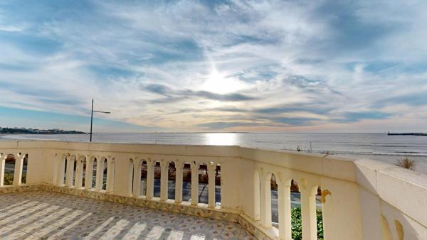 Villa d'éqoque Face à la mer - 286m2 - Royan 17200