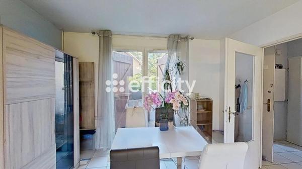 Maison
         4 pièces
        - 80 m² 395 000 € *