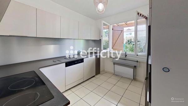 Maison
         4 pièces
        - 80 m² 395 000 € *