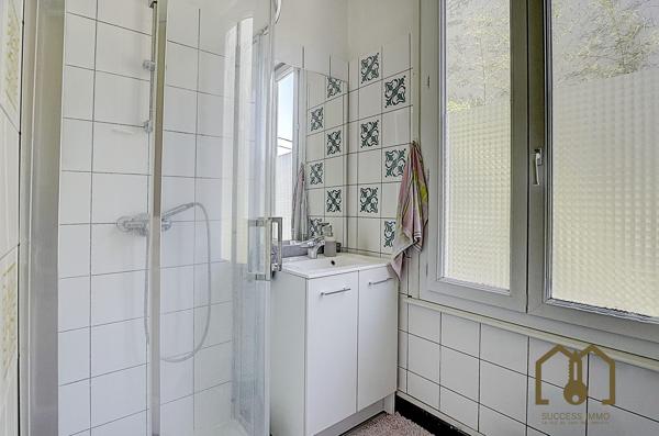 Maison T4 91,70m² habitables 126m² au sol Lyon 8ème atelier + garage