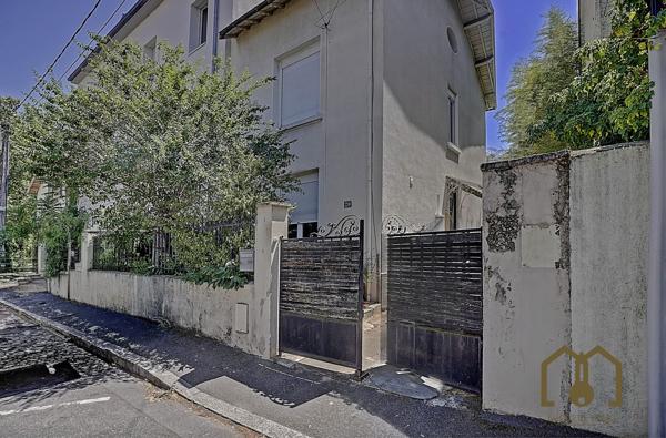 Maison T4 91,70m² habitables 126m² au sol Lyon 8ème atelier + garage