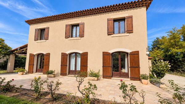 LAURIS – VILLA 6 CHAMBRES – GRAND TERRAIN CONSTRUCTIBLE ET DIVISIBLE