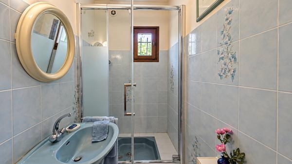 LAURIS – VILLA 6 CHAMBRES – GRAND TERRAIN CONSTRUCTIBLE ET DIVISIBLE