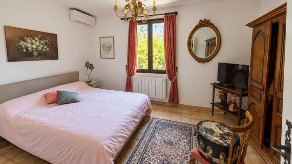 LAURIS – VILLA 6 CHAMBRES – GRAND TERRAIN CONSTRUCTIBLE ET DIVISIBLE