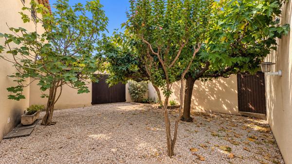 LAURIS – VILLA 6 CHAMBRES – GRAND TERRAIN CONSTRUCTIBLE ET DIVISIBLE