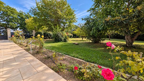 LAURIS – VILLA 6 CHAMBRES – GRAND TERRAIN CONSTRUCTIBLE ET DIVISIBLE