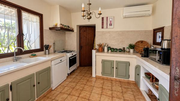LAURIS – VILLA 6 CHAMBRES – GRAND TERRAIN CONSTRUCTIBLE ET DIVISIBLE
