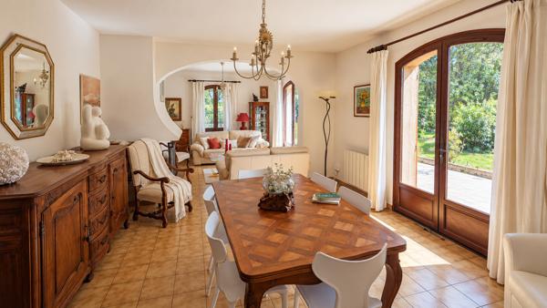 LAURIS – VILLA 6 CHAMBRES – GRAND TERRAIN CONSTRUCTIBLE ET DIVISIBLE