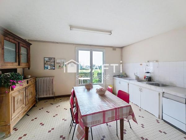 Maison à rénové avec beau potentiel