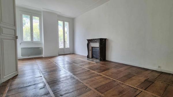 Tulle centre - Grand T2 de caractère