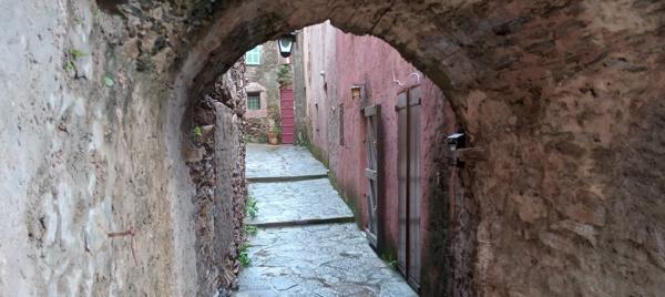 À vendre - Maison mitoyenne 1 côté, 3 pièces située à Tomino (20248)