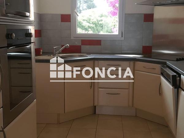 Location Maison 5 pièces 165.5 m² - Le Castellet 83330