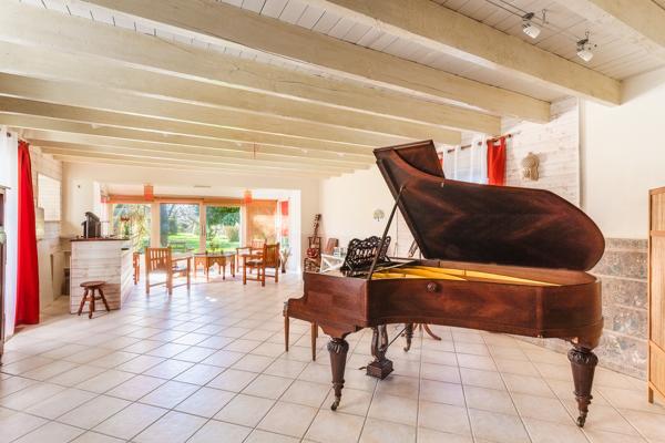 Propriété de caractère bourg 355 m² Séné