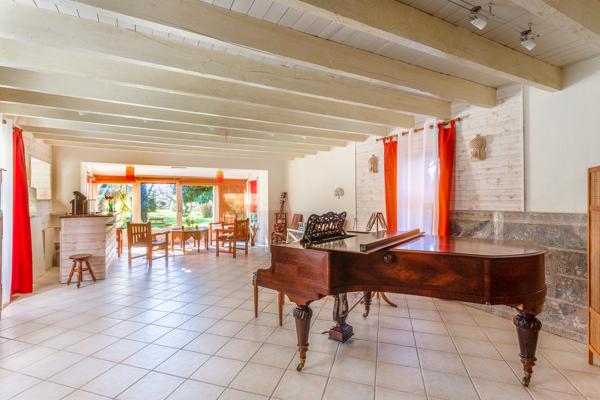 Propriété de caractère bourg 355 m² Séné