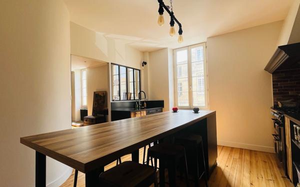 Maison à vendre    3 pièces • 106 m2 Rochefort