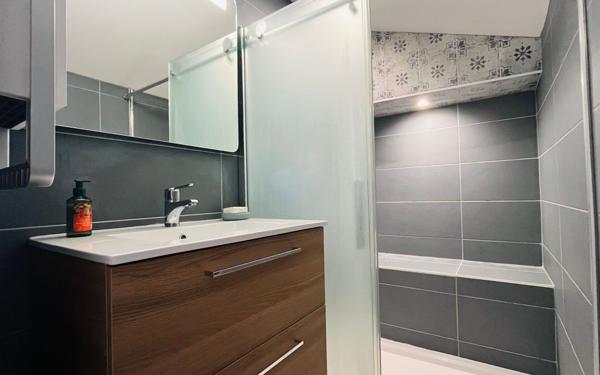 Maison à vendre    3 pièces • 106 m2 Rochefort