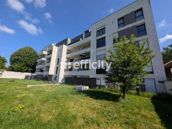 Appartement
         3 pièces
        - 60 m²