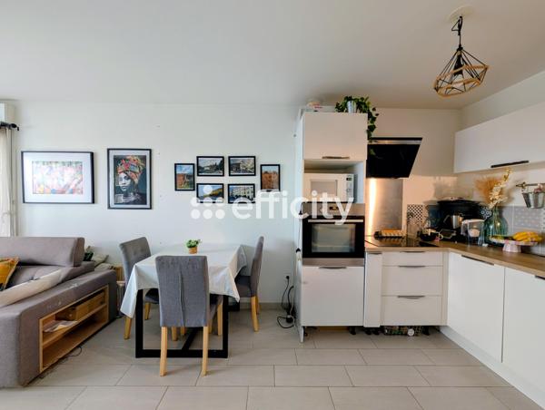 Appartement
         3 pièces
        - 60 m²