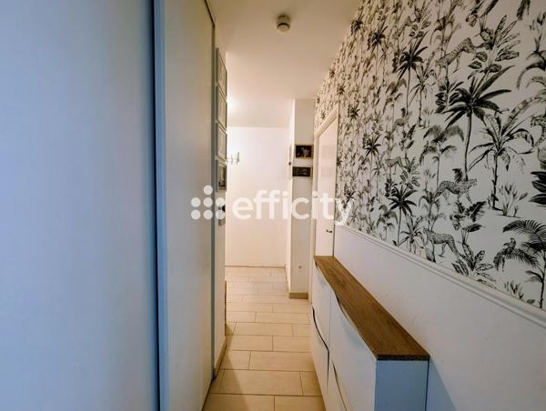 Appartement
         3 pièces
        - 60 m²