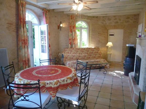 Vente                                                      Propriété
                        
                     10 pièces                      440 m2                     à Coutras