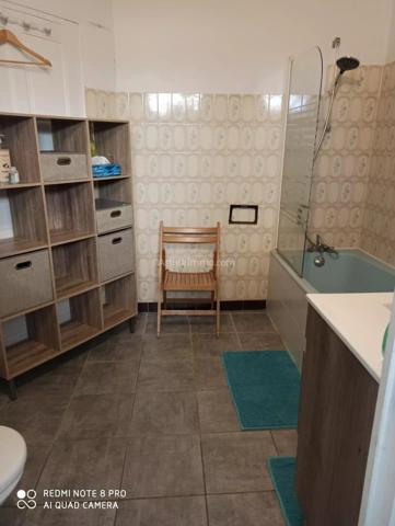 Vente                                                      Propriété
                        
                     10 pièces                      440 m2                     à Coutras