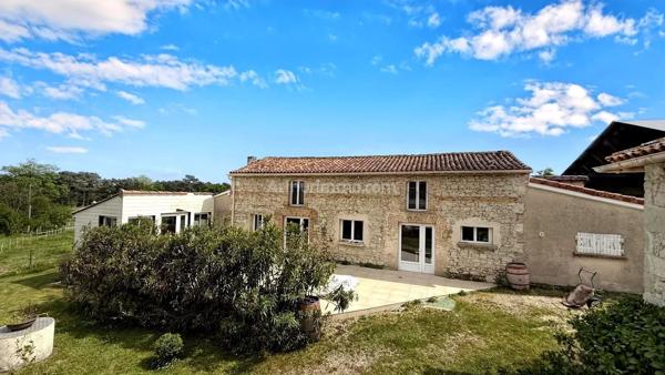 Vente                                                      Propriété
                        
                     10 pièces                      440 m2                     à Coutras
