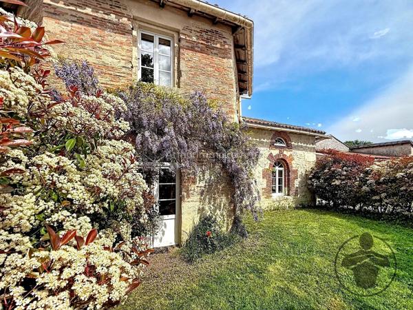 Vente                                                      Propriété
                        
                     10 pièces                      440 m2                     à Coutras