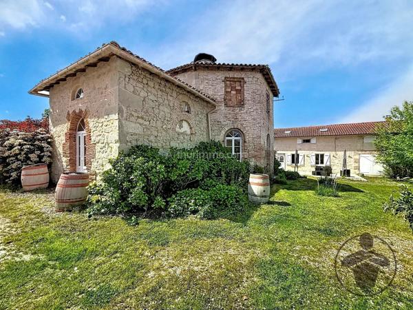 Vente                                                      Propriété
                        
                     10 pièces                      440 m2                     à Coutras