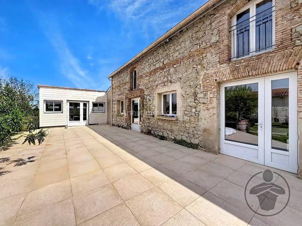 Vente                                                      Propriété
                        
                     10 pièces                      440 m2                     à Coutras