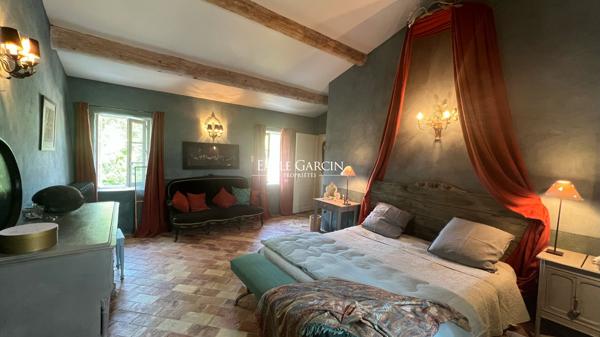 A vendre - Campagne provençale de près de 20 hectares - A Forcalquier