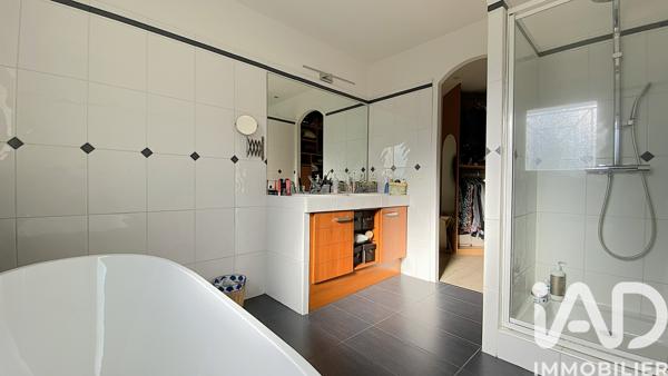 Location maison 6 pièces 199 m² Saint-Médard-en-Jalles