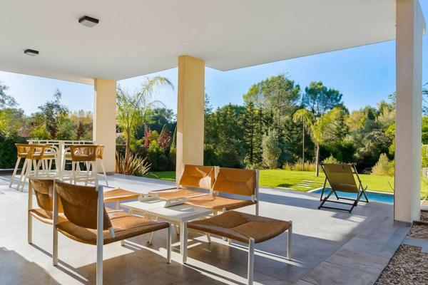 Villa à Valbonne 5 pièces 220m2