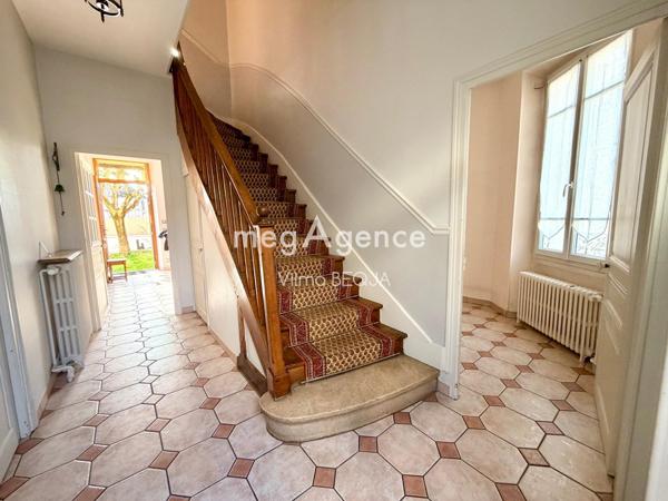 Maison à Sens, 89100 - 7 pièces 145m²