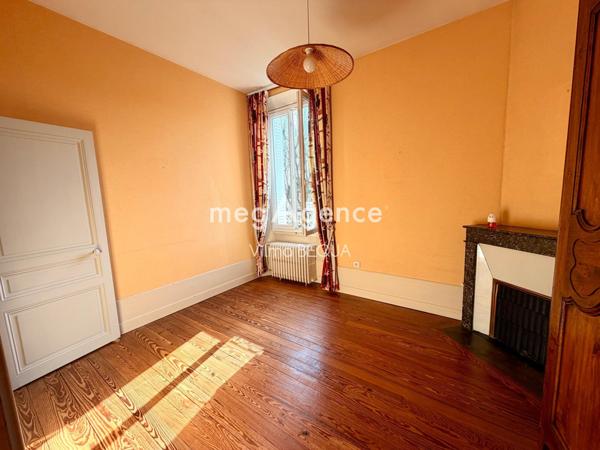 Maison à Sens, 89100 - 7 pièces 145m²