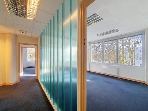 EXCLUSIVITÉ LORIENT : Ensemble de bureaux avec fort potentiel