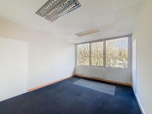 EXCLUSIVITÉ LORIENT : Ensemble de bureaux avec fort potentiel