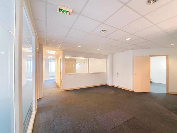 EXCLUSIVITÉ LORIENT : Ensemble de bureaux avec fort potentiel