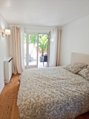 SURESNES Ecrin de verdure comme une maison