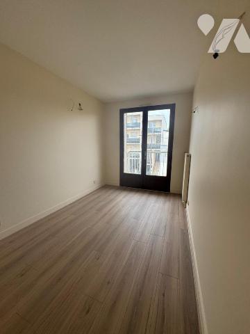 Sur la commune de MONTREUIL (93100) appartement de 2 pièces principales (cave et parking sous-sol)