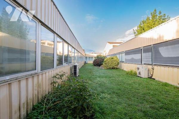 VENTE IMMO-INTERACTIF- LE BOUSCAT (33110) 49, rue Marceau -
Un immeuble à usage professionnel ...