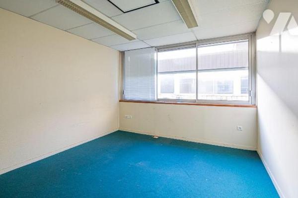 VENTE IMMO-INTERACTIF- LE BOUSCAT (33110) 49, rue Marceau -
Un immeuble à usage professionnel ...