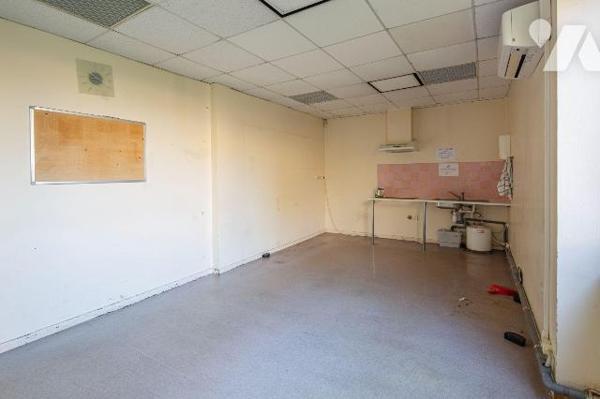 VENTE IMMO-INTERACTIF- LE BOUSCAT (33110) 49, rue Marceau -
Un immeuble à usage professionnel ...