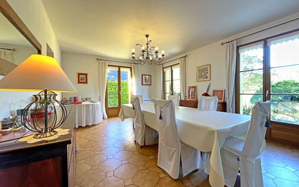 Maison à vendre    7 pièces • 192 m2 Bures-sur-Yvette