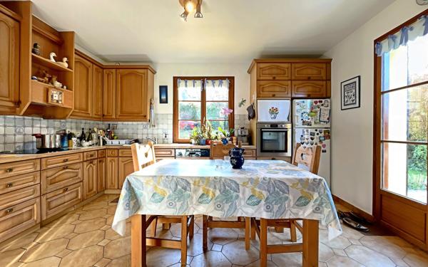 Maison à vendre    7 pièces • 192 m2 Bures-sur-Yvette